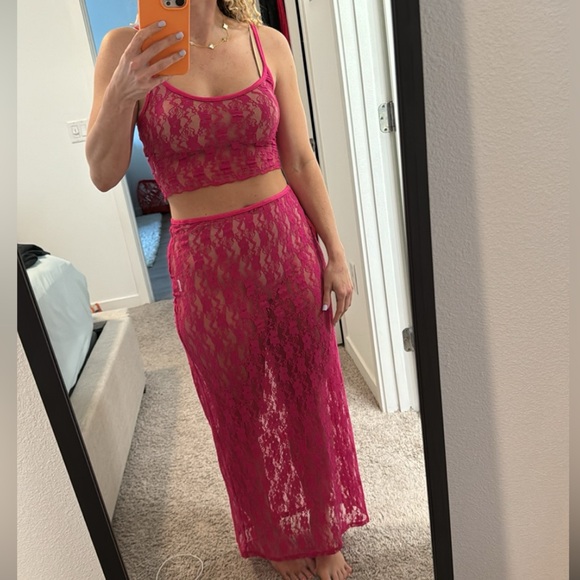 🩷 Lovers and Friends Lia Sheer Skirt in Hot Pink Medium BNWT 🩷 - Picture 5 of 9